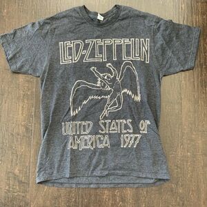 Led Zeppelin United States of America 1977 graphic t-shirt gray men's medium